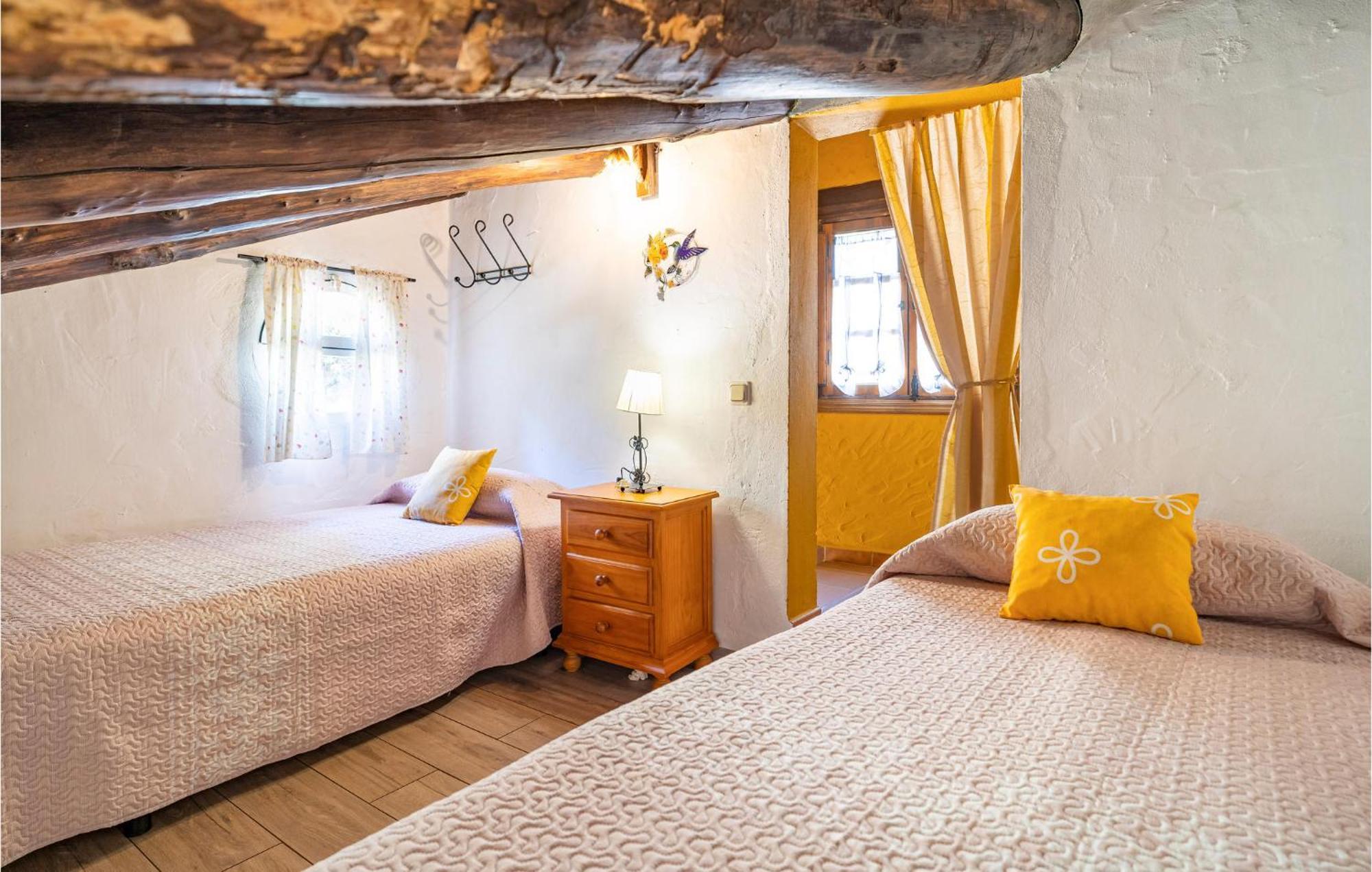 Amazing Cottage In Algatocin With Kitchen Luaran gambar