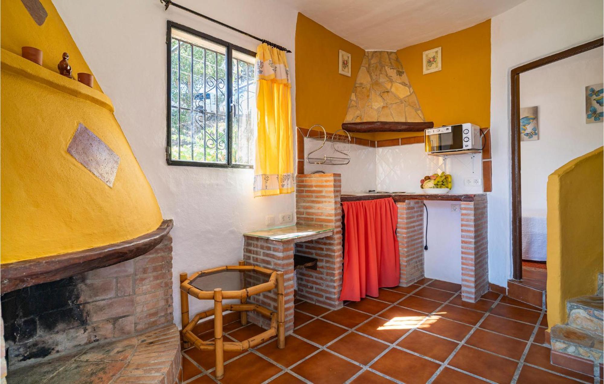 Amazing Cottage In Algatocin With Kitchen Luaran gambar
