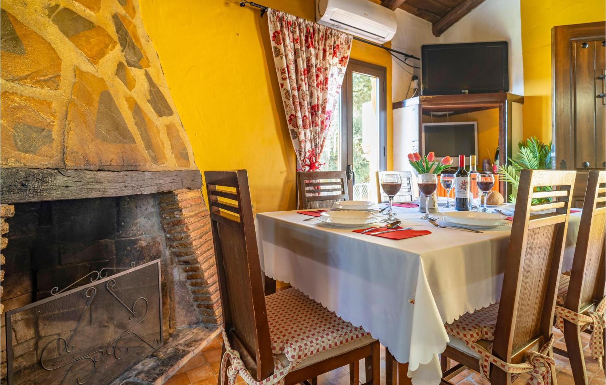 Amazing Cottage In Algatocin With Kitchen Luaran gambar