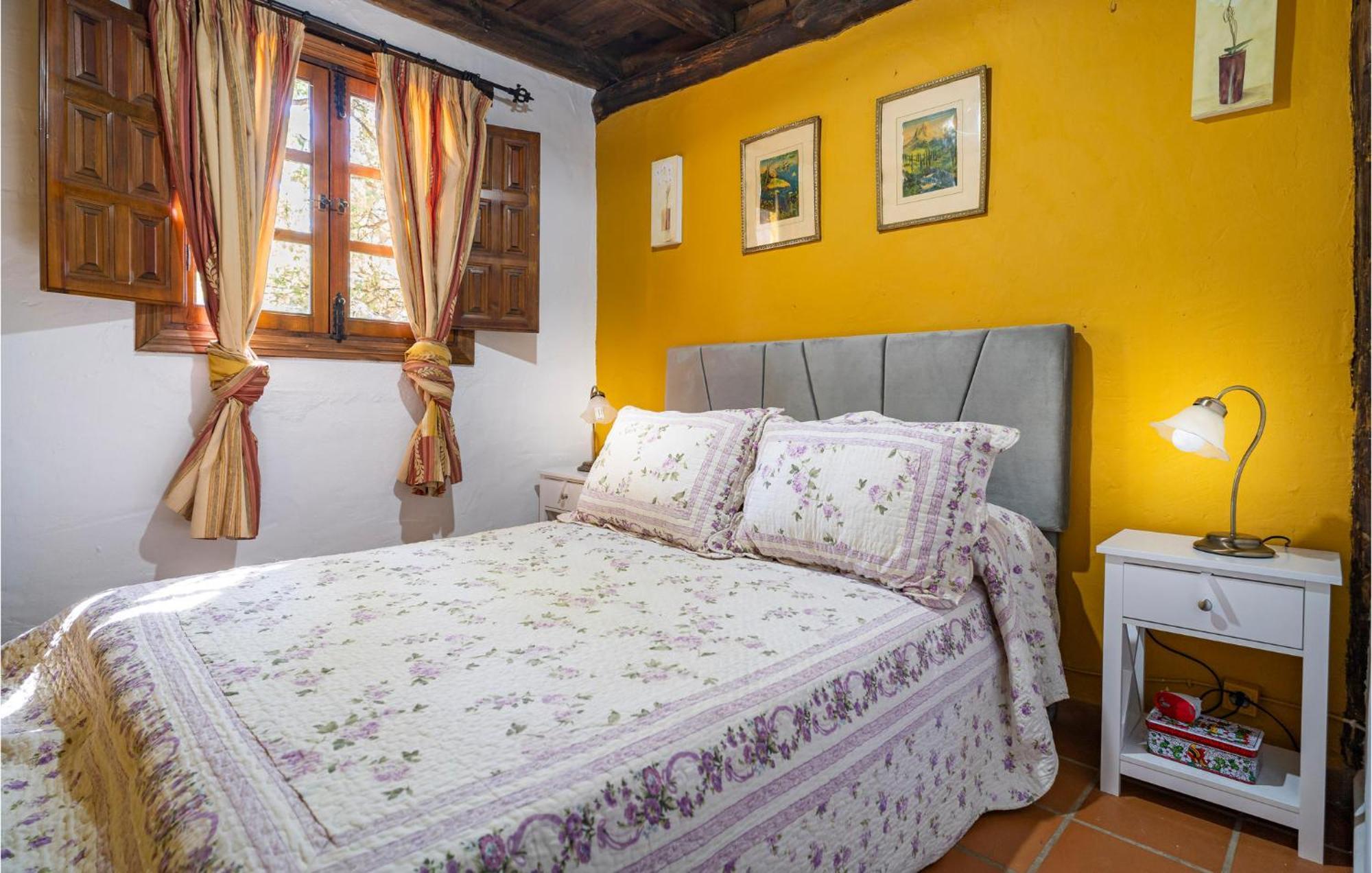 Amazing Cottage In Algatocin With Kitchen Luaran gambar
