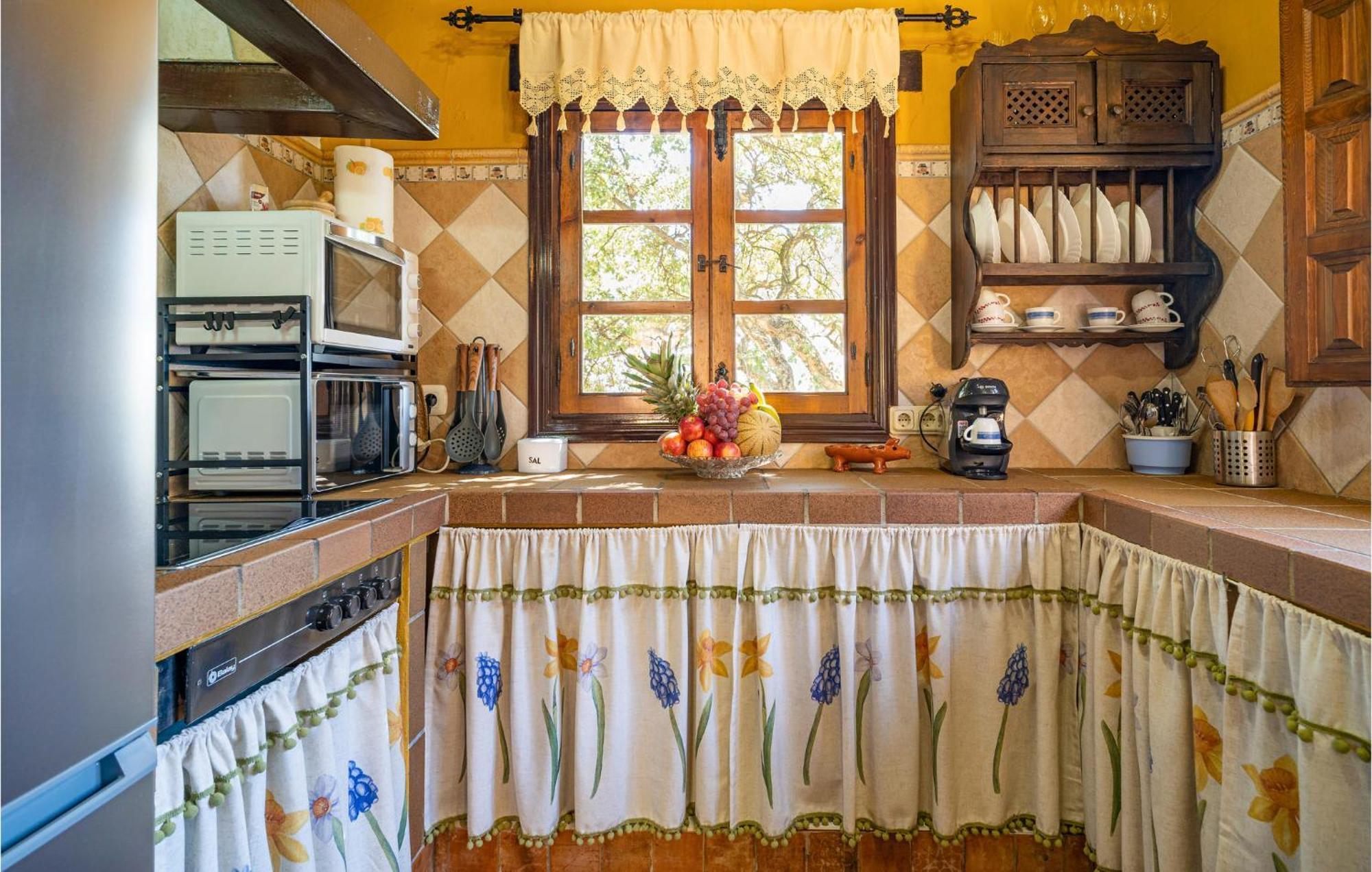 Amazing Cottage In Algatocin With Kitchen Luaran gambar